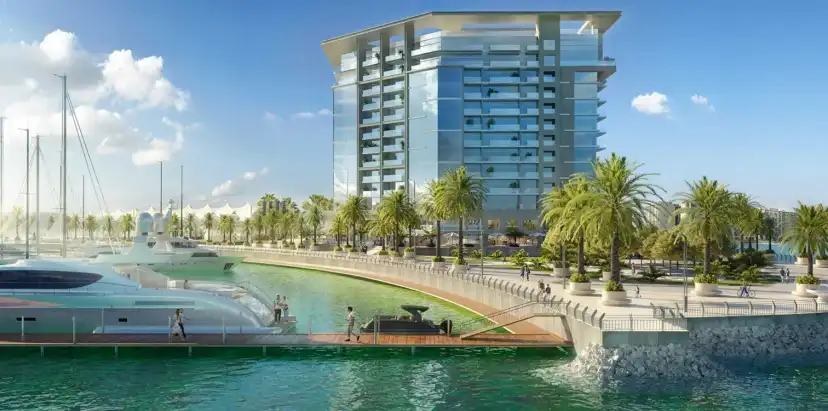 The Bay Residence tower and the marina seen from the promenade
